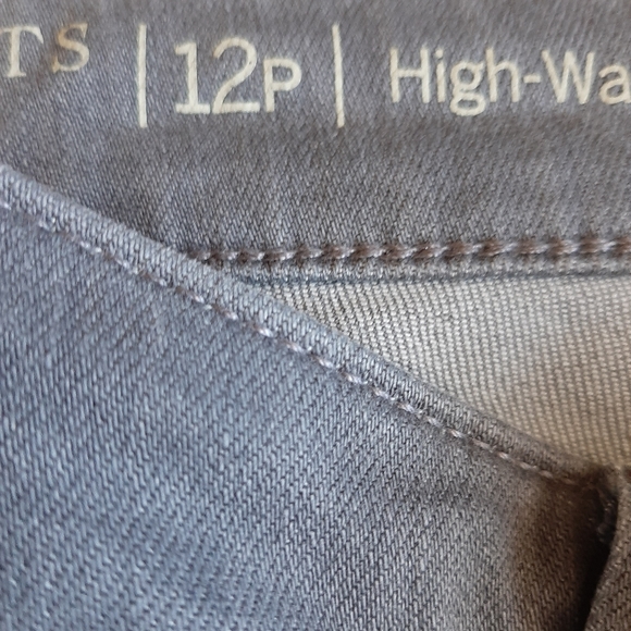 Talbots Flawless - Dark grey high waist straight legs jeans - Size: 12P - Picture 5 of 10